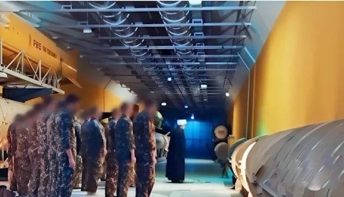 مشاهد للصلاة داخل مدينة صاروخية عملاقة تحت الأرض في إيران