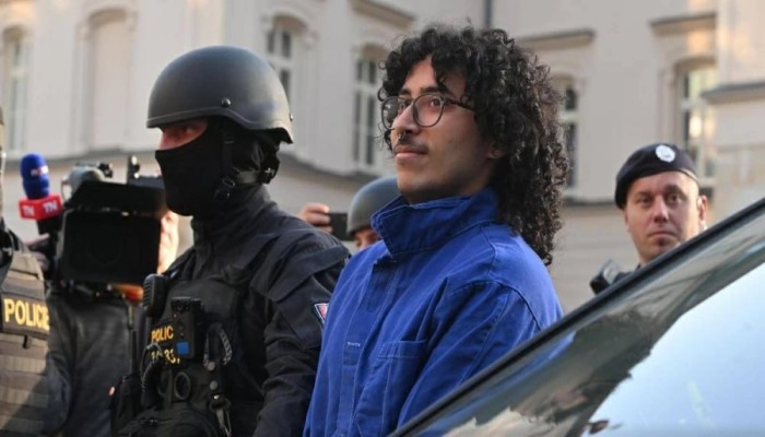 أبعاد اعتقال 3 بينهم مصري بتهمة إضرام النيران بمصنع إسرائيلي  للطائرات المسيرة في التشيك