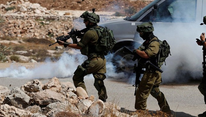 إصابة فلسطيني برصاص الاحتلال خلال اقتحام متجدد لمخيم قلنديا