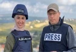 شاهد|| استشهاد صحفيين جراء استهداف سيارة إعلامية بقصف إسرائيلي جنوب لبنان