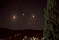 صواريخ إيران في موجتها الـ 86 تطال إسرائيل بالكامل.. وطهران: نحن في حرب عالمية!