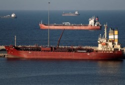 مرور محدود ورسوم قسرية وانتقاء سياسي.. كيف أعادت إيران تشكيل العبور في مضيق هرمز خلال مارس؟