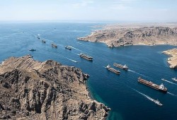 إيران تسمح بمرور 20 سفينة باكستانية عبر مضيق هرمز