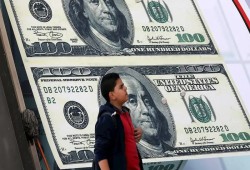 ارتفاع إلى مستوى تاريخي جديد.. الدولار يسجل 54.65 جنيه وسط ضغوط الطاقة وخروج الاستثمارات