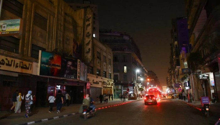 قرارات الغلق المبكر في مصر بين حجة خفض استهلاك الطاقة وتراجع النشاط التجاري وشكاوى المواطنين