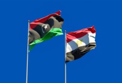 فويس أوف أفريكا || مصر تتجه إلى ليبيا لتأمين النفط مع تصاعد اضطرابات إمدادات الخليج