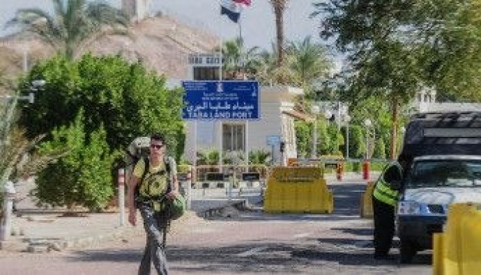 هروب إسرائيليين عبر سيناء يشعل شكاوى من ارتفاع الأسعار