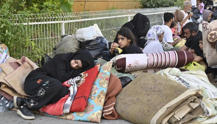 1.6 مليون نازح لبناني دون مساعدات إنسانية بسبب سياسات الاحتلال الصهيوني وسط صمت العالم