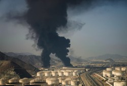 تصعيد في لبنان وصواريخ على تل أبيب وحشد أمريكي متواصل.. الحرب على إيران تدخل يومها الـ 33 بلا أفق