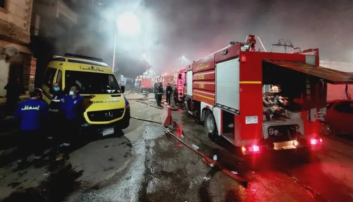مصرع ٦ وإصابة ١٥ بحريق بمصنع أسفل عقار  بـ" الزيتون"