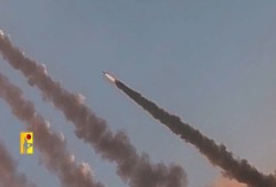 دفعات صواريخ مكثفة من حزب الله تشعل الجليل وخليج حيفا وصفارات الإنذار لا تهدأ