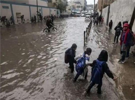 بعد إظلام الشوارع... السيسي يقود طلاب مصر نحو ظلام الجهل بتعطيل التعليم المتردي أساسا!!