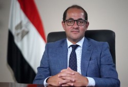زيادات المعلمين والقطاع الطبي على الورق.. انهيار الجنيه يأكل فنكوش الحد الأدنى!