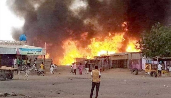 دماء في الممرات البيضاء.. هجمات على مستشفيات السودان تحصد أرواح مدنيين وتدفع القطاع الصحي إلى حافة الانهيار