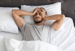 تحدث أثناء النوم.. 6 علامات لمتلازمة "انفجار الرأس" المفزعة 