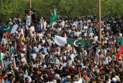 وزراء باكستان يتنازلون عن كامل رواتبهم لمدة 6 أشهر دعمًا للشعب!