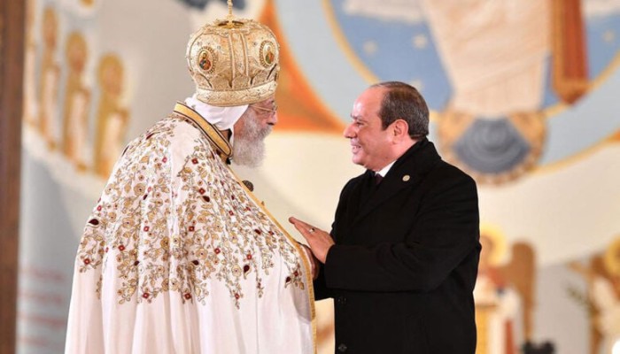البابا تواضروس يستجيب لتوظيف السيسي للكنيسة في احتواء غضب المسيحيين من ضغط الغلاء ويطابهم بترشيد الطاقة