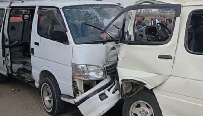 تصادم مروع على طريق بلبيس-العاشر يسفر عن إصابة 26 شخصًا