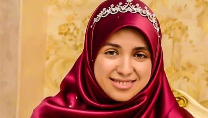 والدة المعتقلة سمية ماهر توجه رسالة للقاضي بعد حكم السجن 10 سنوات.. "سوف نراك يوم القيامة"