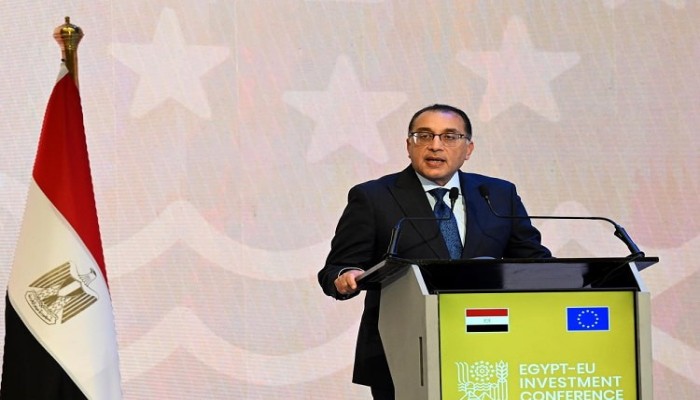 أزمة سيولة تضغط على حكومة السيسي.. مدبولي يتوسل للاتحاد الأوروبي لتبكير دفعة تمويل من أصل 7.4 مليار يورو