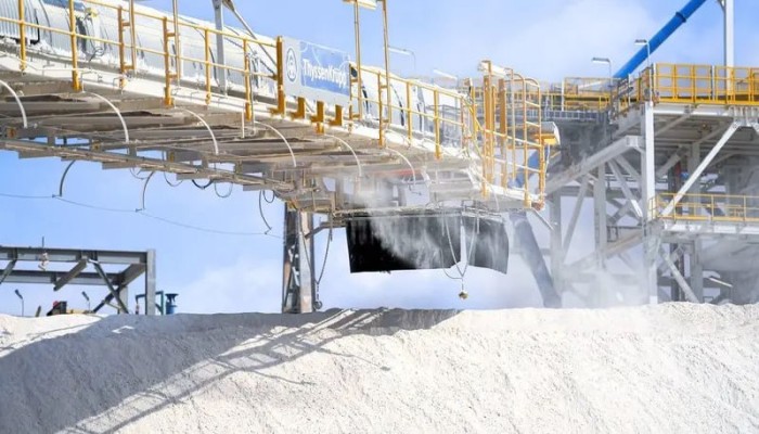 525 مليون دولار تفتح باب السيطرة على الفوسفات المصري.. مصنع جديد للتصدير بينما المزارع خارج حسابات السيسي