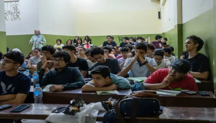 الدروس الخصوصية الرقمية في مصر بين سوق موازية تستنزف الأسر ومدرسة تتراجع ودولة آخر ما تفكر به هو التعليم