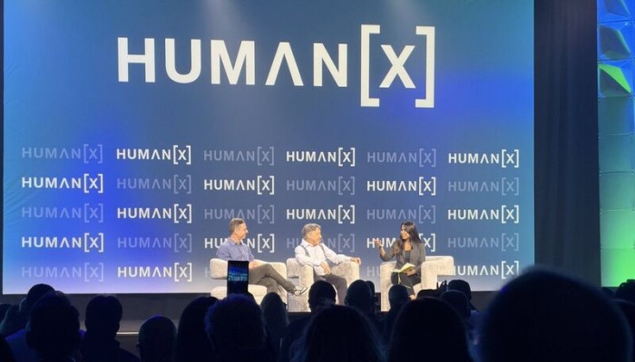 "توقفوا عن توظيف البشر".. الذكاء الاصطناعي يعيد تشكيل سوق العمل وسط مطالبات بالتأهب 