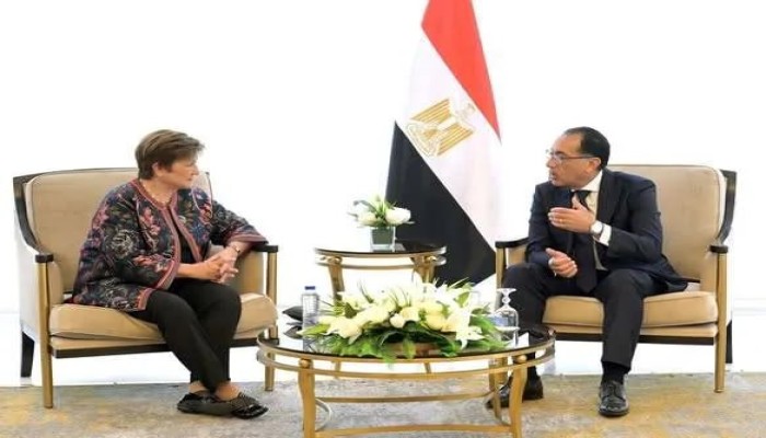 قرض فوق قرض.. خبراء : طلب مصر تمويلًا جديدًا من صندوق النقد إقرارًا بفشل السيسي بلا خطة إنقاذ