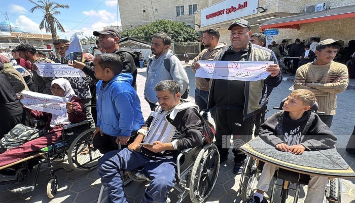 اعتصام لمرضى الفشل الكلوي أمام مستشفى شهداء الأقصى للمطالبة بالسفر  للعلاج