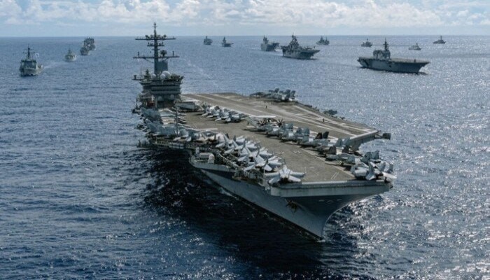 حصار أمريكي على إيران وطهران تهدد سواحل الخليج