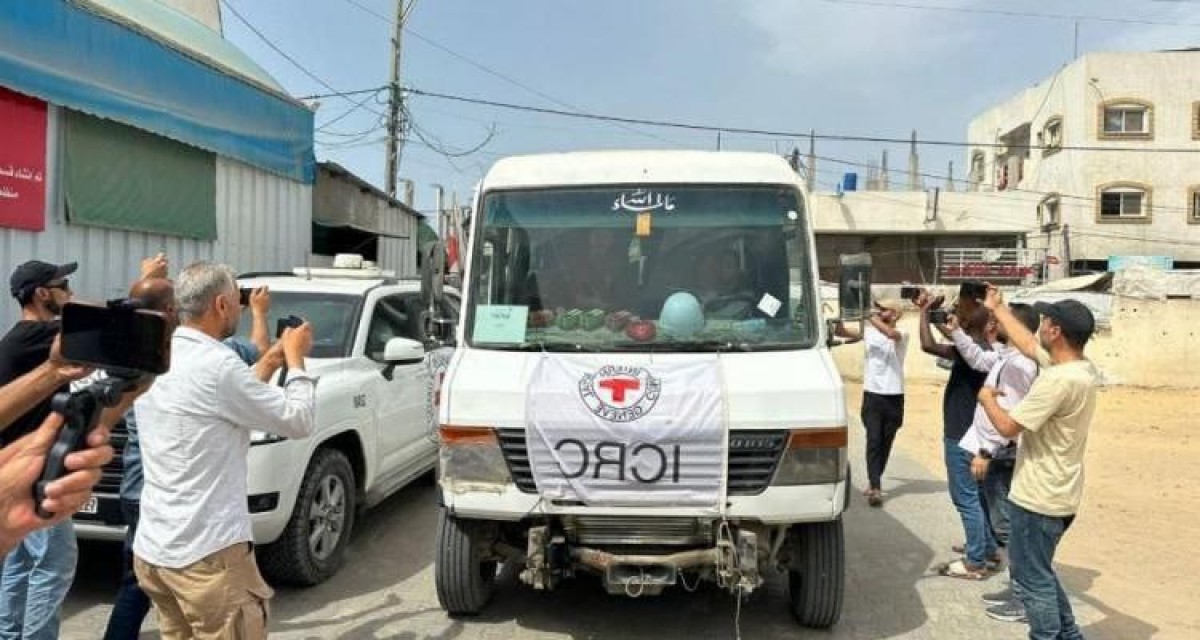 الاحتلال الصهيوني يفرج عن 12 أسيرًا من غزة