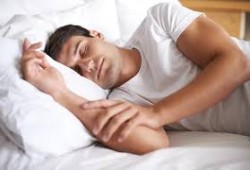 أفضل وأسوأ وضعيات النوم لصحة جسمك.. تعرف عليها