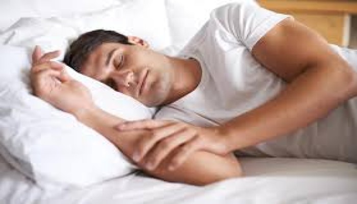 أفضل وأسوأ وضعيات النوم لصحة جسمك.. تعرف عليها