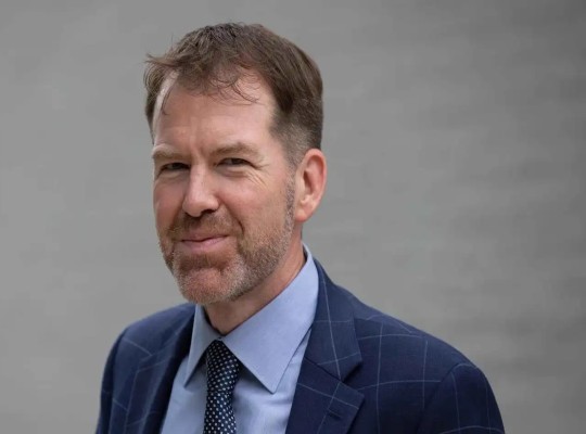 أمريكا وإيران والمضيق.. من يحاصر من؟