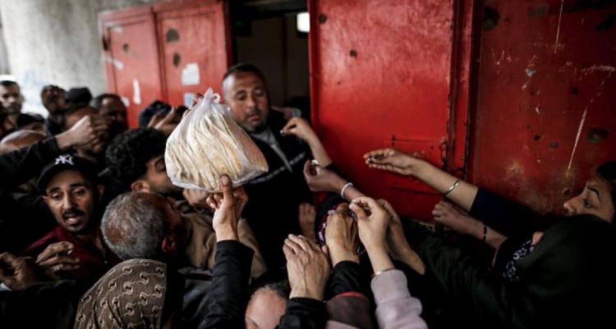 أزمة الخبز في غزة تكشف سياسة تجويع منظمة وتدفع السكان إلى حافة المجاعة
