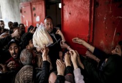 أزمة الخبز في غزة تكشف سياسة تجويع منظمة وتدفع السكان إلى حافة المجاعة