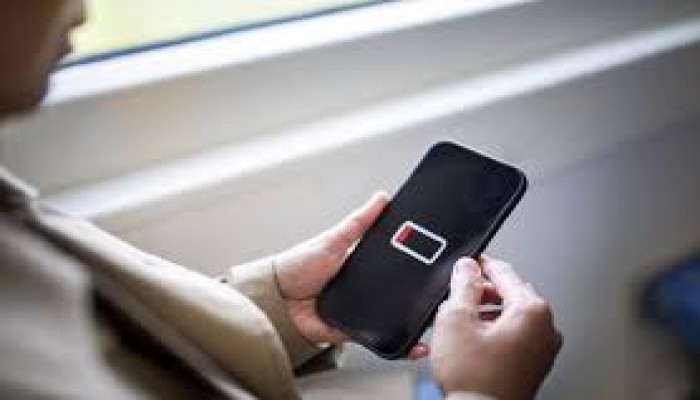 لتجنب الإصابة بمشاكل صحية خطيرة.. توقف عن تصفح هاتفك داخل الحمام 