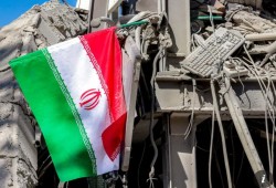 الجارديان || العقوبات لا تُسقط الأنظمة: بين إيران وروسيا يحتاج الغرب إلى استراتيجيات أذكى