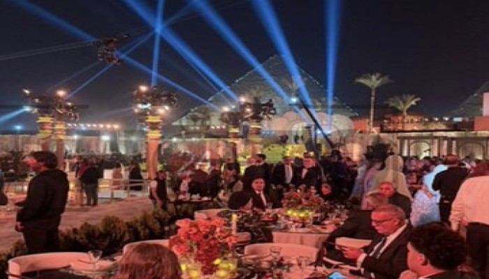 فرح الترشيد المنوّر.. حين تطفئ السلطة اللمبة في بيوت الناس وتفتح الكهرباء على سفح الهرم