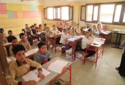 رسوم المدارس القومية في مصر تطيح ببديل الطبقة المتوسطة وتكشف تفحش الجباية التعليمية