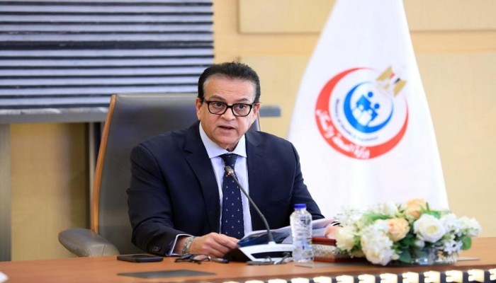 تكليف الخريجين وتسويات العاملين في وزارة الصحة.. أزمة تخطيط حكومي تضرب المهن الطبية من الجامعات إلى المستشفيات