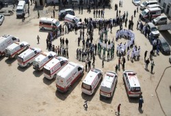 فيديو || الطواقم الطبية في غزة تندد باعتقال 83 من زملائها وتصفه بجريمة حرب