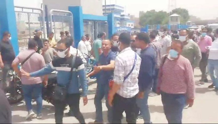 احتجاجات لمحصلي مياه القليوبية للمطالبة بعقود عادلة وتطبيق الحد الأدنى للأجور