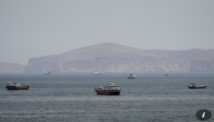 الجارديان || مضيق هرمز وساحة دبلوماسية الزوارق الحربية بين أمريكا وإيران: صراع النفوذ البحري في ظل حرب مفتوحة