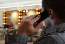 هل تسبب الهواتف أورام الدماغ؟