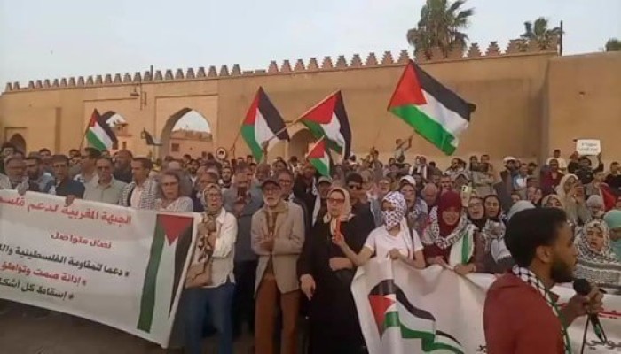 فيديو || تصاعد الغضب الشعبي في مراكش رفضًا للتطبيع مع إسرائيل بعد واقعة باب دكالة