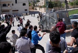 تصعيد شامل في الضفة وغزة.. استشهاد طفل بنابلس وهدم وتجريف واسع وإخطارات بوقف البناء