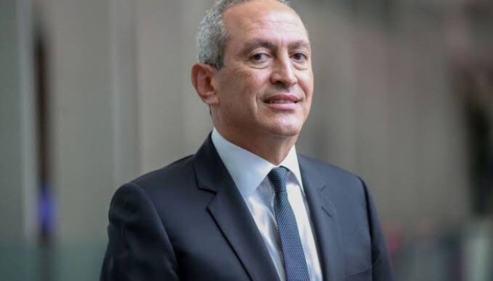 أسرار تصفية ناصف ساويرس مكتبه العائلي في لندن ومغادرته بريطانيا   