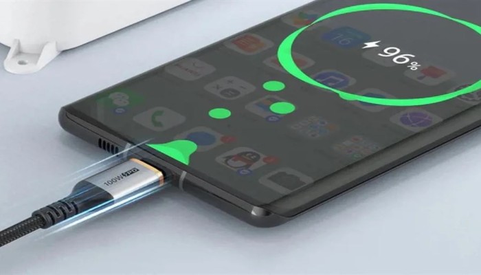 هل يمكن أن يؤدي امتلاء ذاكرة الهاتف إلى استنزاف البطارية؟