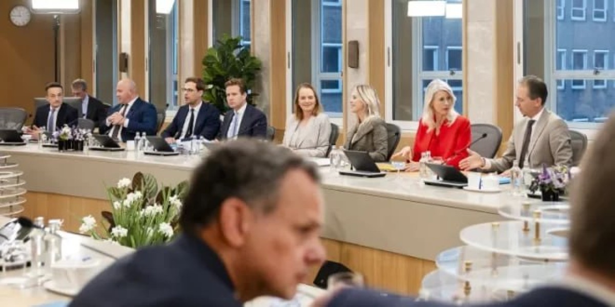 بينها تعليق التجارة وفتح ملف الأسرى وأطفال غزة.. البرلمان الهولندي يتخذ قرارات جديدة ضد الاحتلال بسبب جرائمه بفلسطين